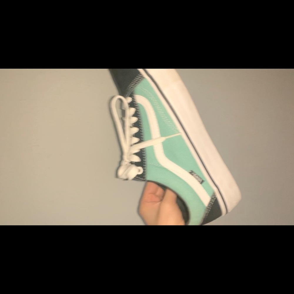 Vans - Picture 4 of 4